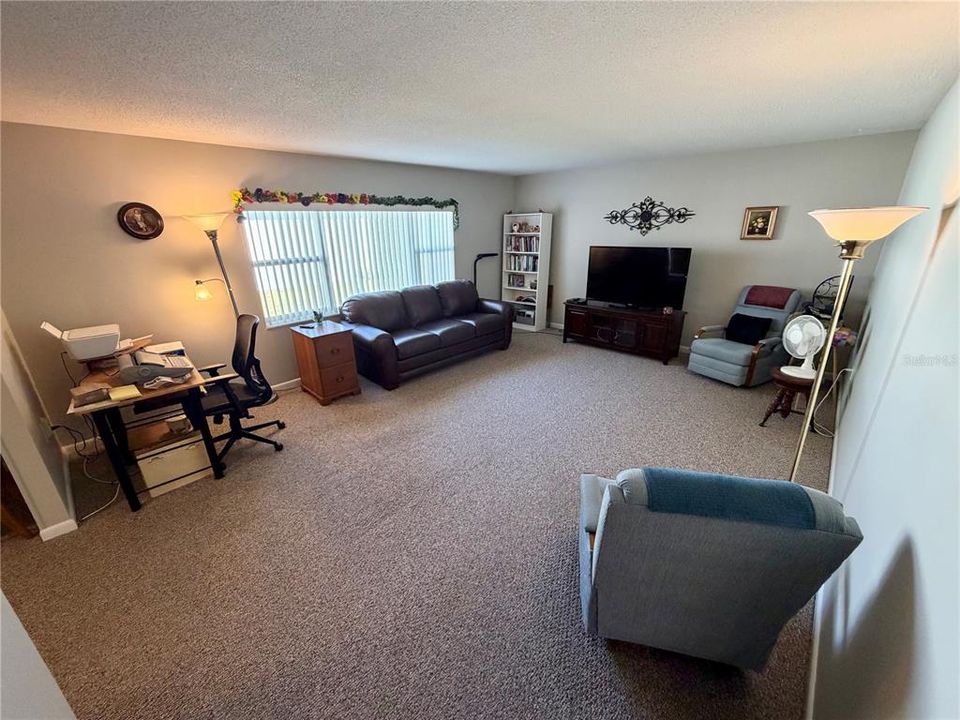 For Sale: $145,000 (2 beds, 2 baths, 1176 Square Feet)