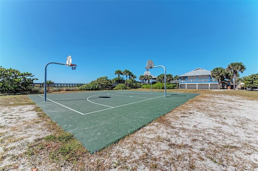 Activo con contrato: $12,500 (0.23 acres)