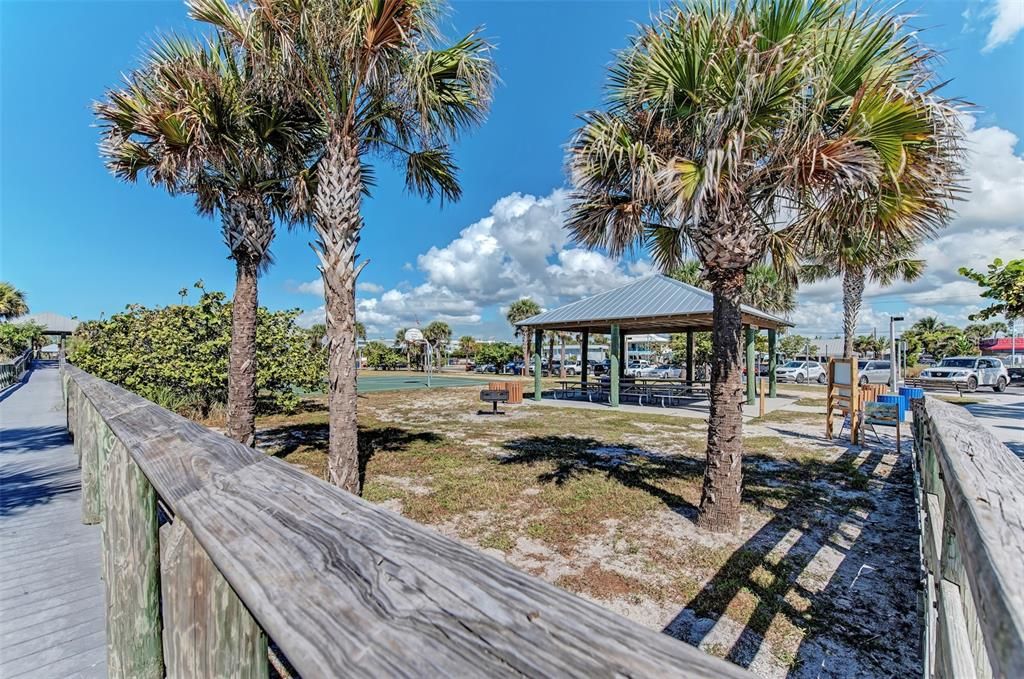 Activo con contrato: $12,500 (0.23 acres)