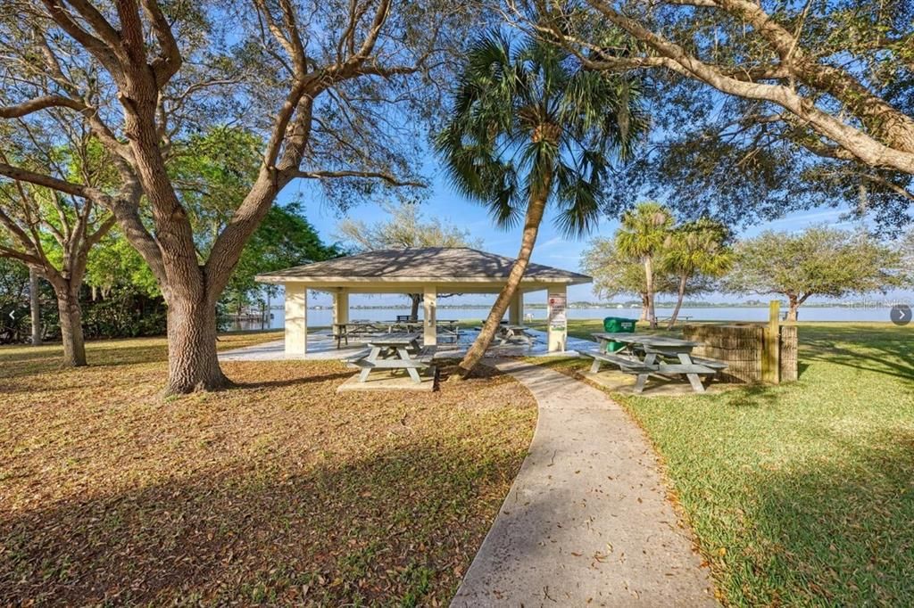 Activo con contrato: $12,500 (0.23 acres)