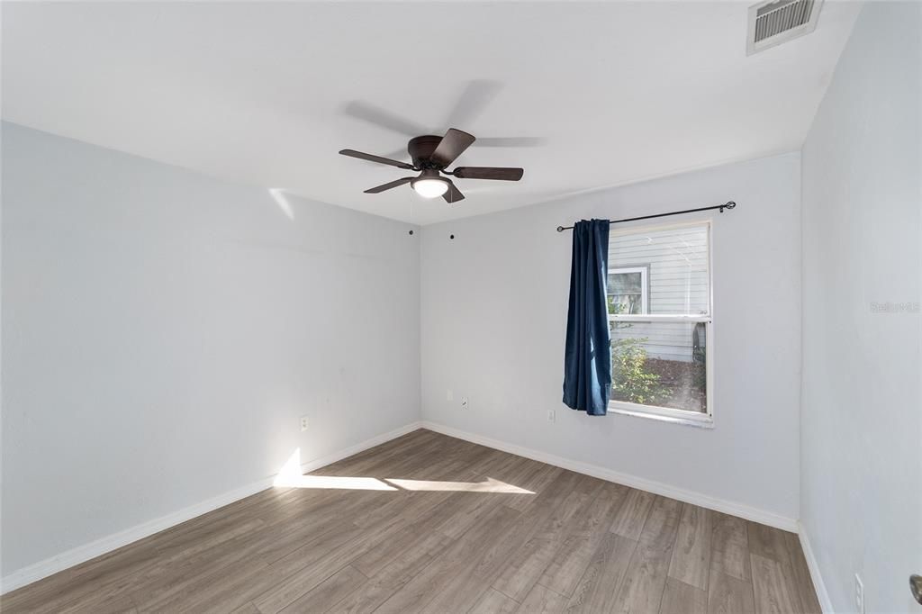 Под контрактом: $370,000 (4 спален, 2 ванн, 1808 Квадратных фут)