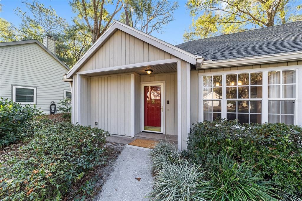 Под контрактом: $370,000 (4 спален, 2 ванн, 1808 Квадратных фут)