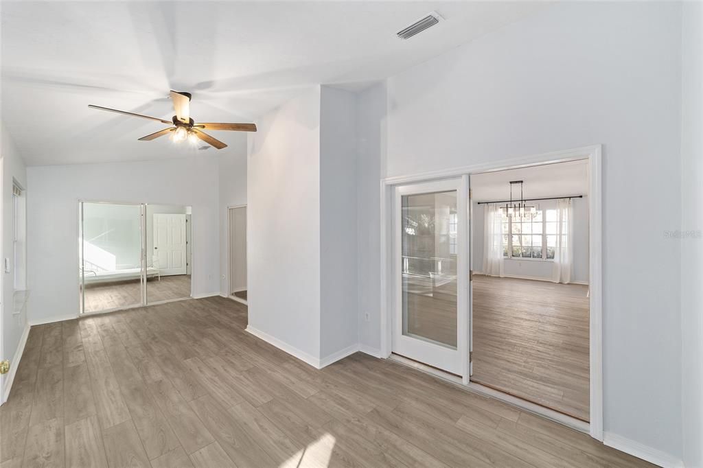 Под контрактом: $370,000 (4 спален, 2 ванн, 1808 Квадратных фут)