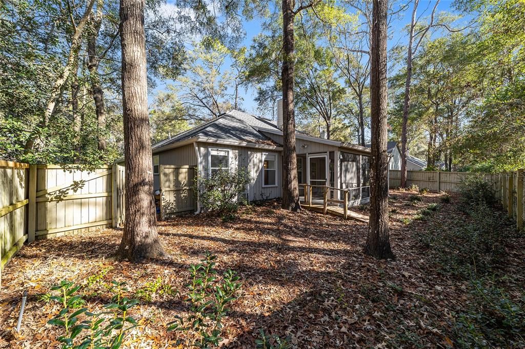 Под контрактом: $370,000 (4 спален, 2 ванн, 1808 Квадратных фут)