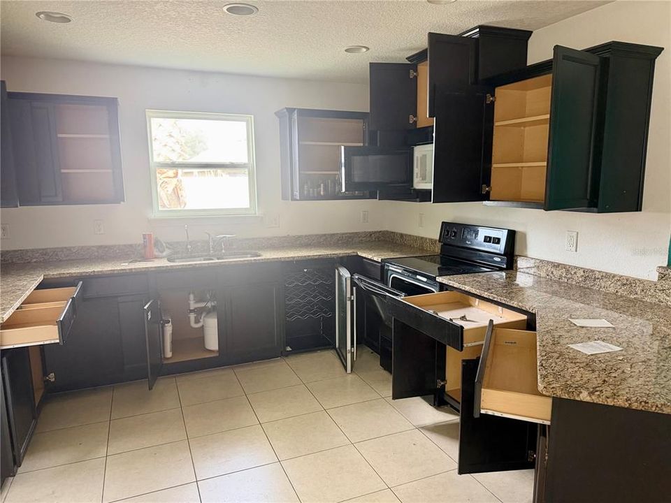 En Venta: $240,000 (3 camas, 2 baños, 1621 Pies cuadrados)