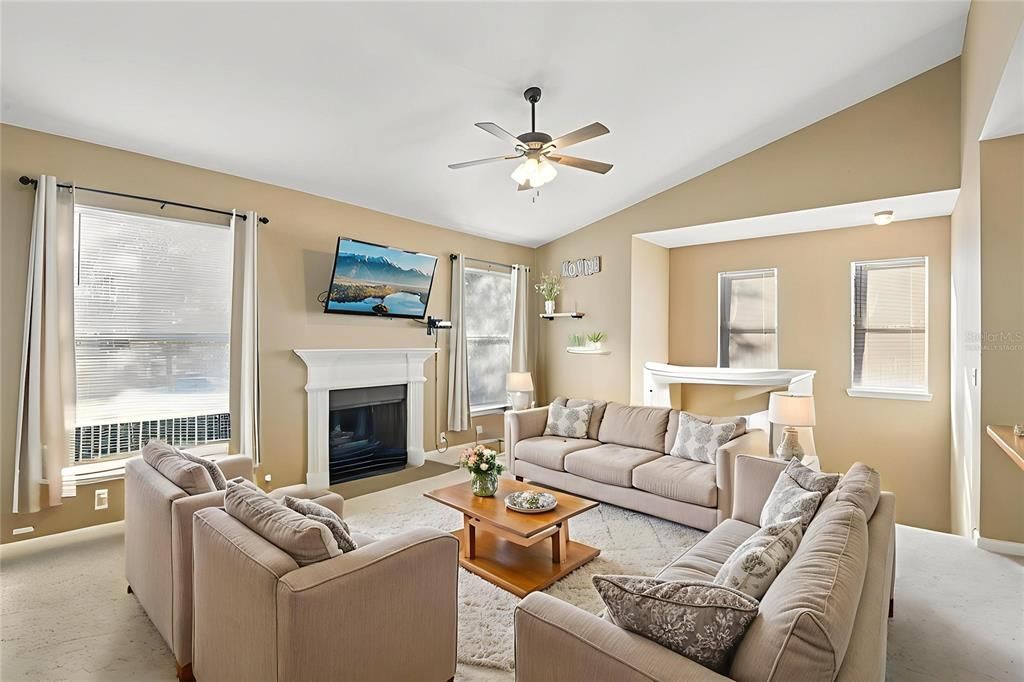 Active With Contract: $149,000 (2 beds, 2 baths, 1175 Square Feet)