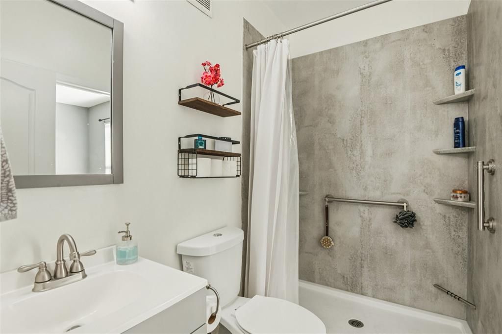 Active With Contract: $149,000 (2 beds, 2 baths, 1175 Square Feet)