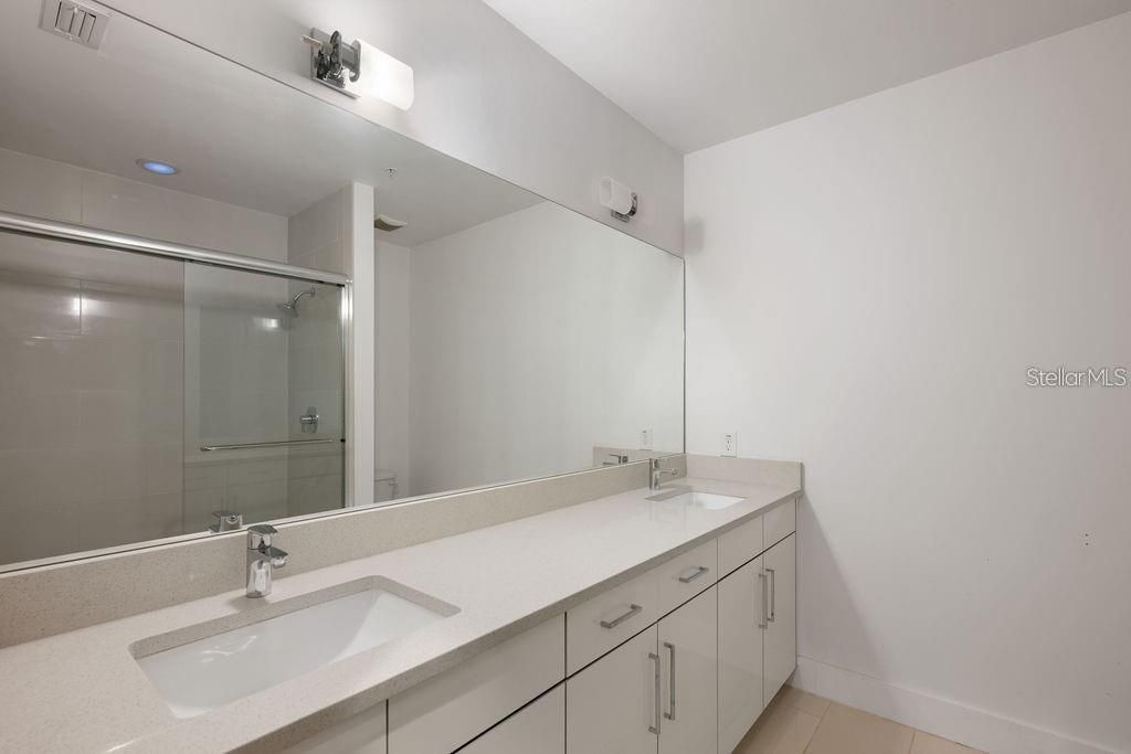 En Venta: $695,000 (4 camas, 3 baños, 2317 Pies cuadrados)