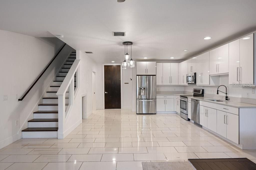 En Venta: $695,000 (4 camas, 3 baños, 2317 Pies cuadrados)