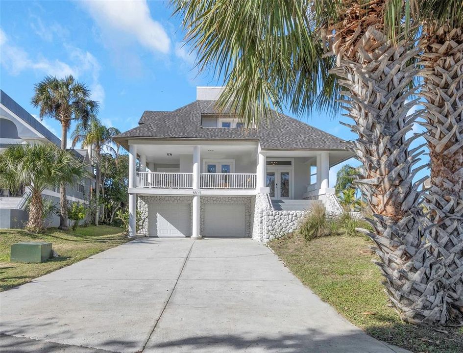Active With Contract: $549,999 (3 beds, 3 baths, 2531 Square Feet)