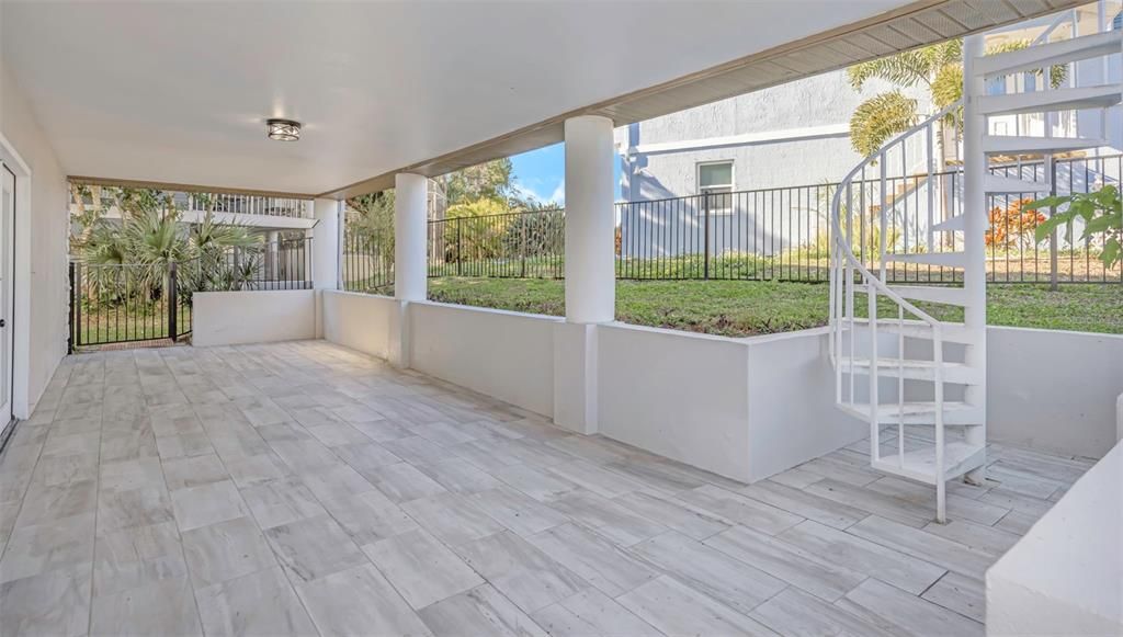 Active With Contract: $549,999 (3 beds, 3 baths, 2531 Square Feet)