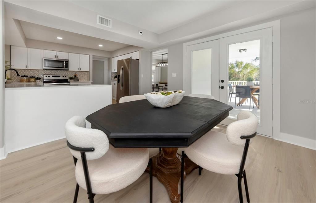 Active With Contract: $549,999 (3 beds, 3 baths, 2531 Square Feet)