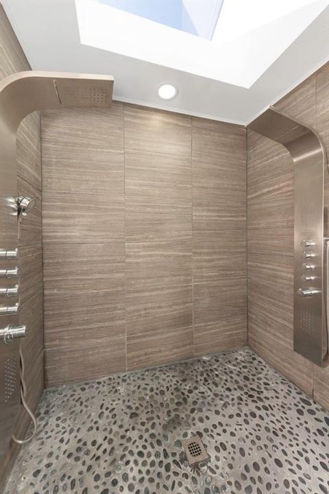 Active With Contract: $549,999 (3 beds, 3 baths, 2531 Square Feet)