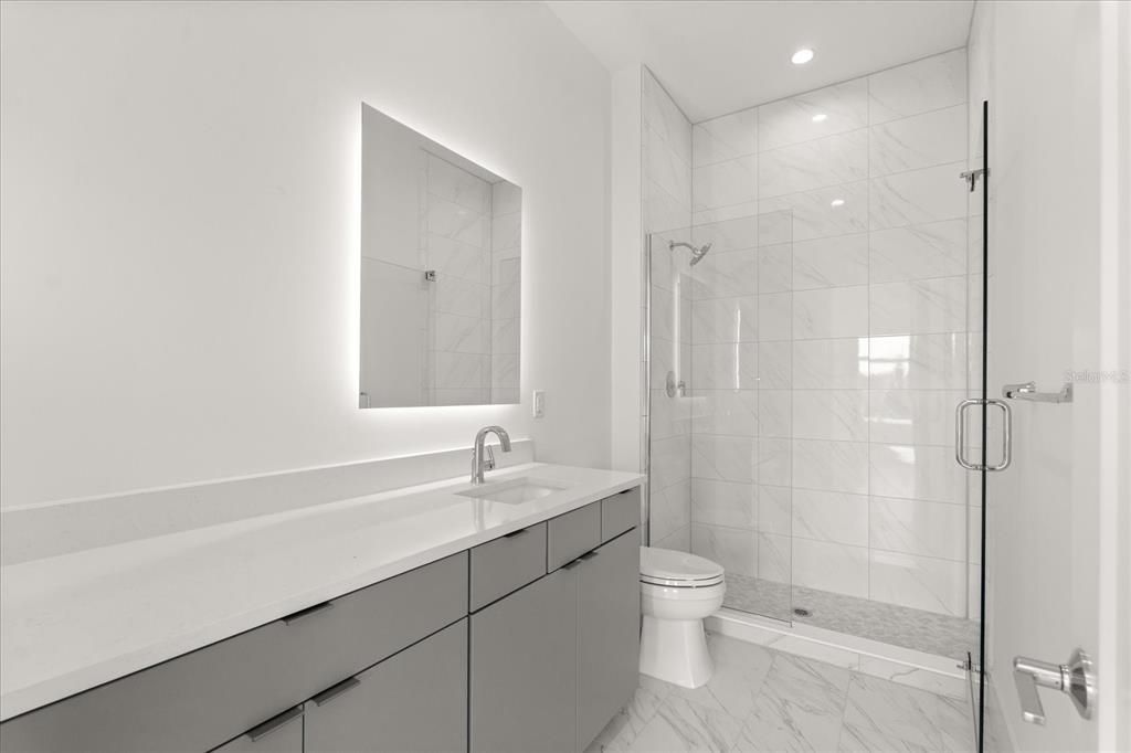 En Venta: $1,099,000 (3 camas, 3 baños, 2193 Pies cuadrados)