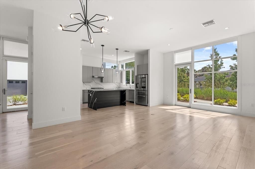 En Venta: $1,099,000 (3 camas, 3 baños, 2193 Pies cuadrados)
