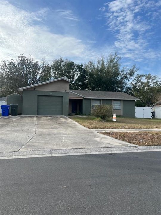 Recently Rented: $2,000 (3 beds, 2 baths, 1179 Square Feet)