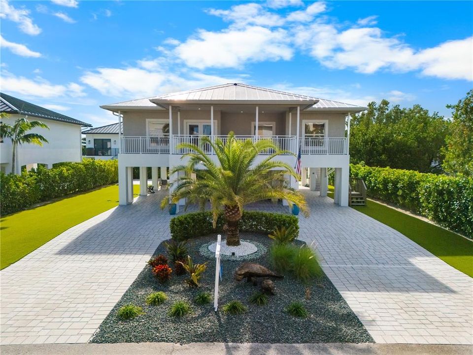Vendido Recientemente: $1,459,000 (4 camas, 3 baños, 1960 Pies cuadrados)