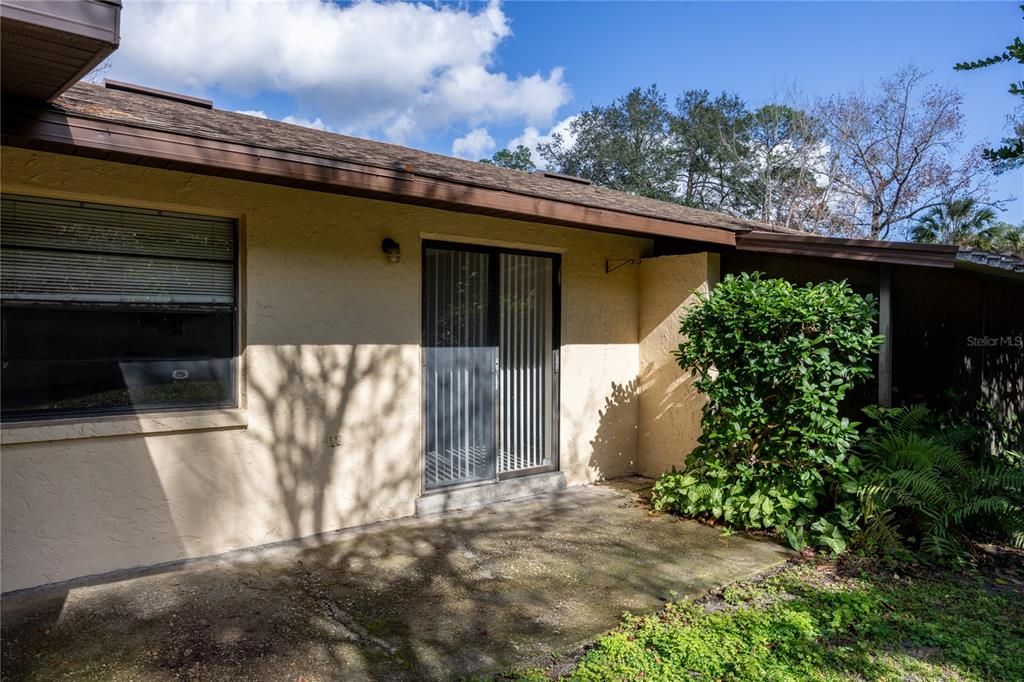 待售: $145,000 (2 贝兹, 2 浴室, 962 平方英尺)