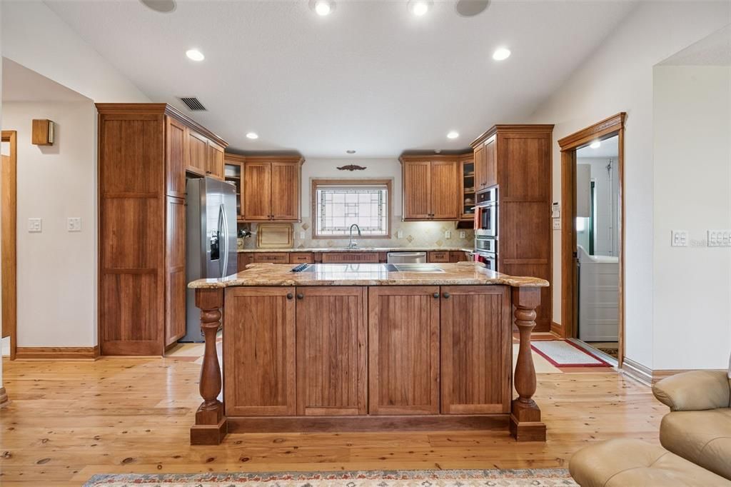 En Venta: $420,000 (2 camas, 2 baños, 1400 Pies cuadrados)