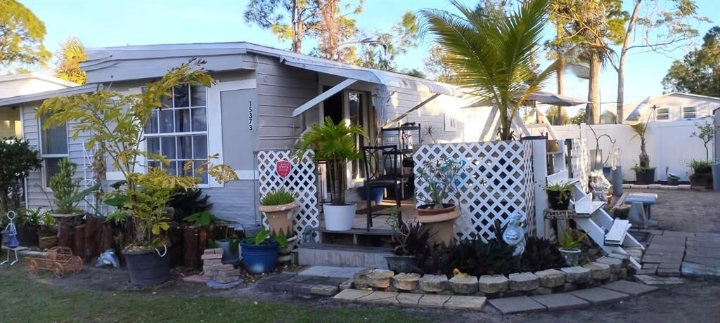 For Sale: $99,000 (3 beds, 1 baths, 460 Square Feet)