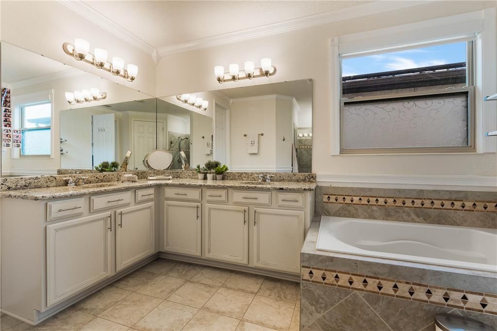 For Sale: $1,399,900 (7 beds, 5 baths, 5613 Square Feet)