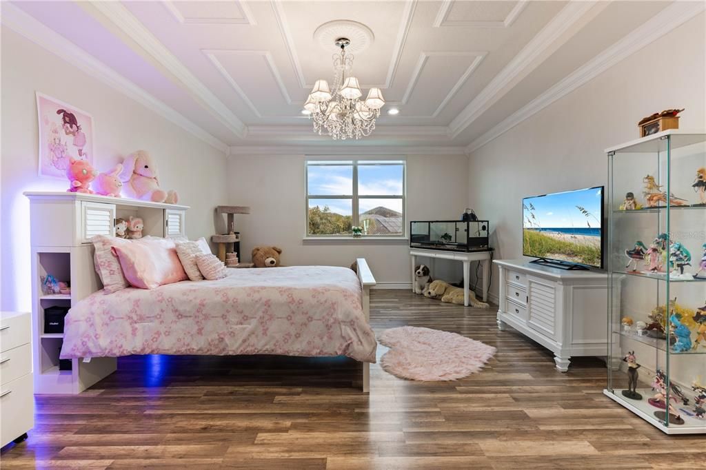 For Sale: $1,399,900 (7 beds, 5 baths, 5613 Square Feet)