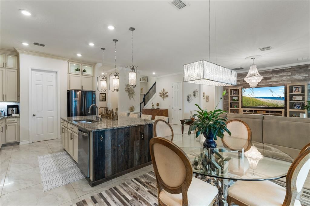 For Sale: $1,399,900 (7 beds, 5 baths, 5613 Square Feet)