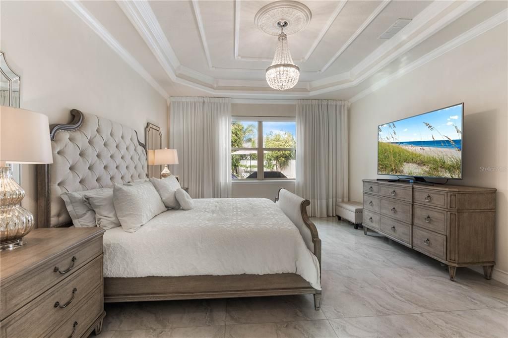 For Sale: $1,399,900 (7 beds, 5 baths, 5613 Square Feet)