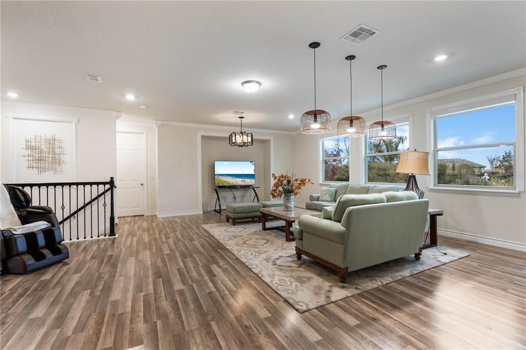 For Sale: $1,399,900 (7 beds, 5 baths, 5613 Square Feet)