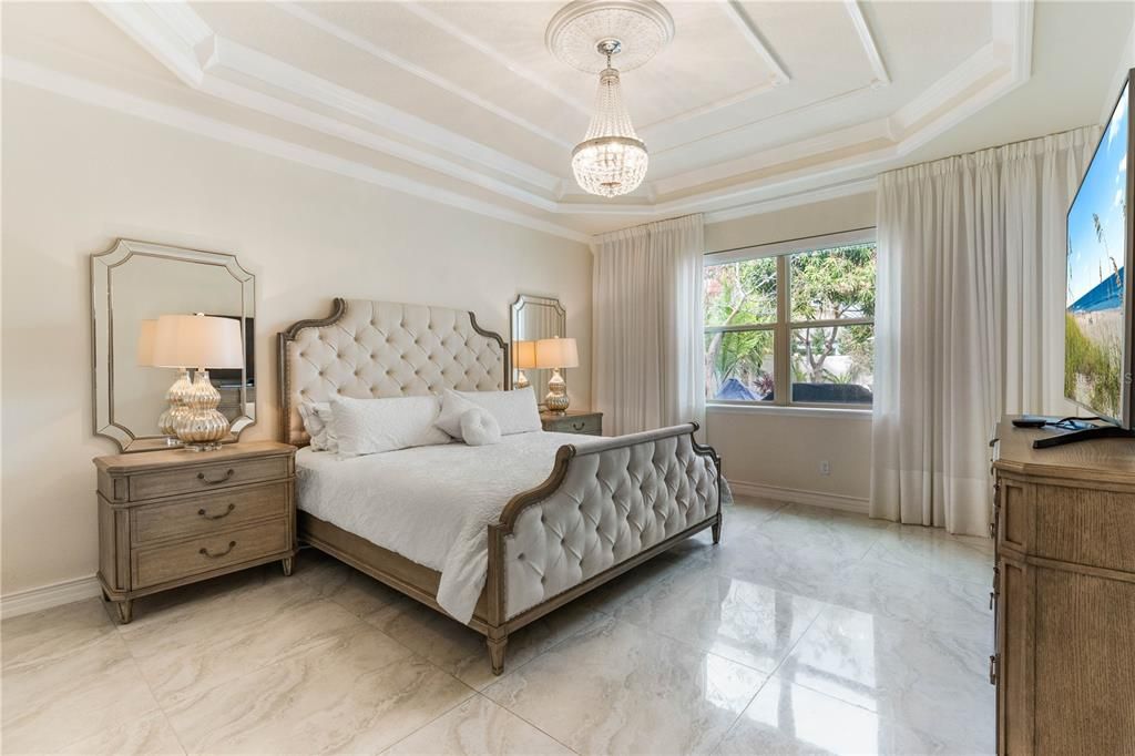 For Sale: $1,399,900 (7 beds, 5 baths, 5613 Square Feet)