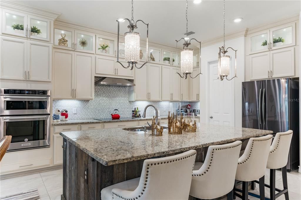 For Sale: $1,399,900 (7 beds, 5 baths, 5613 Square Feet)
