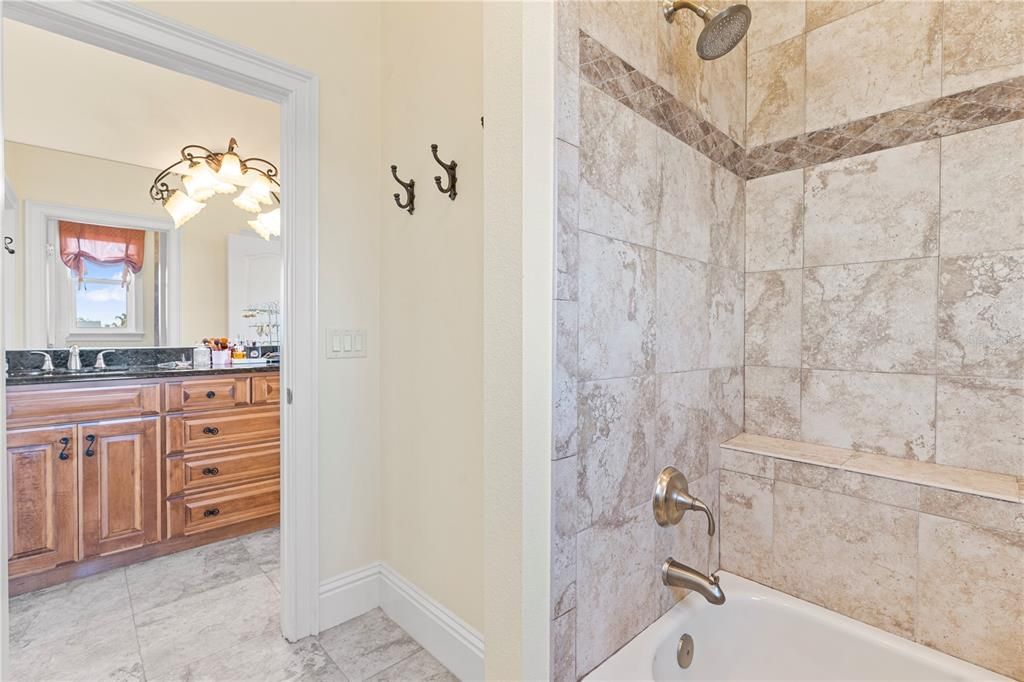 En Venta: $2,300,000 (5 camas, 4 baños, 4189 Pies cuadrados)