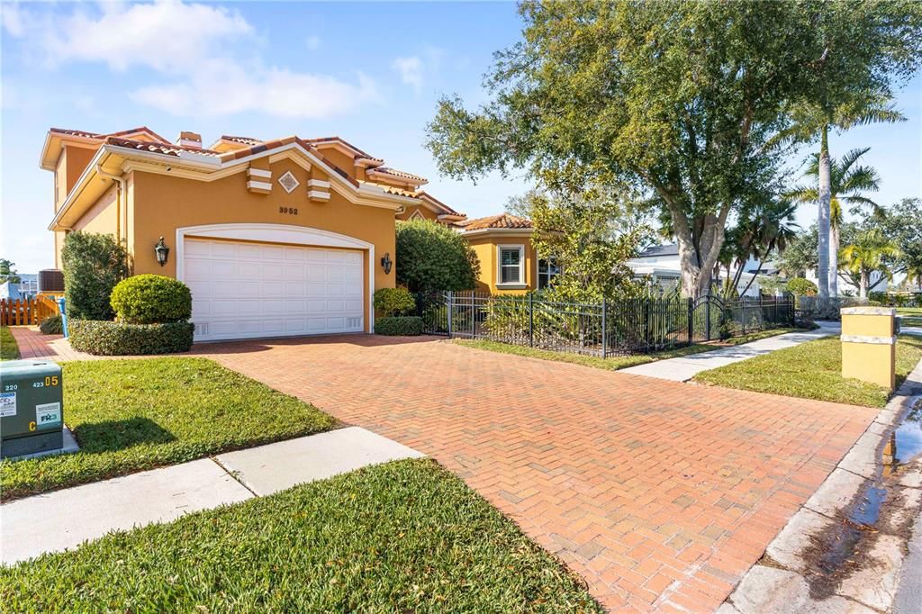 En Venta: $2,300,000 (5 camas, 4 baños, 4189 Pies cuadrados)