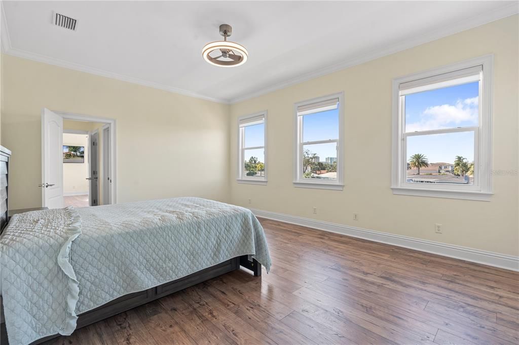 En Venta: $2,300,000 (5 camas, 4 baños, 4189 Pies cuadrados)