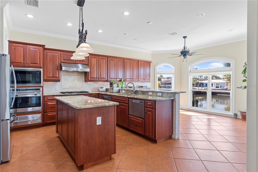 En Venta: $2,300,000 (5 camas, 4 baños, 4189 Pies cuadrados)