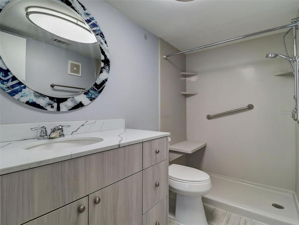 Active With Contract: $1,800 (2 beds, 2 baths, 914 Square Feet)
