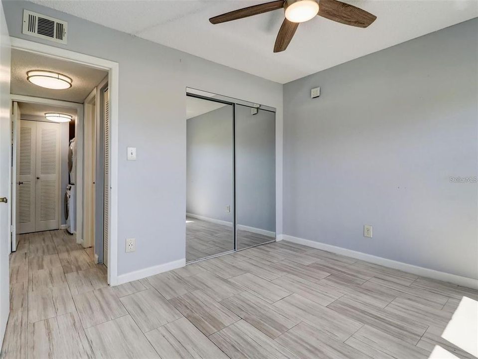Active With Contract: $1,800 (2 beds, 2 baths, 914 Square Feet)