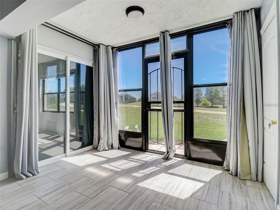 Active With Contract: $1,800 (2 beds, 2 baths, 914 Square Feet)