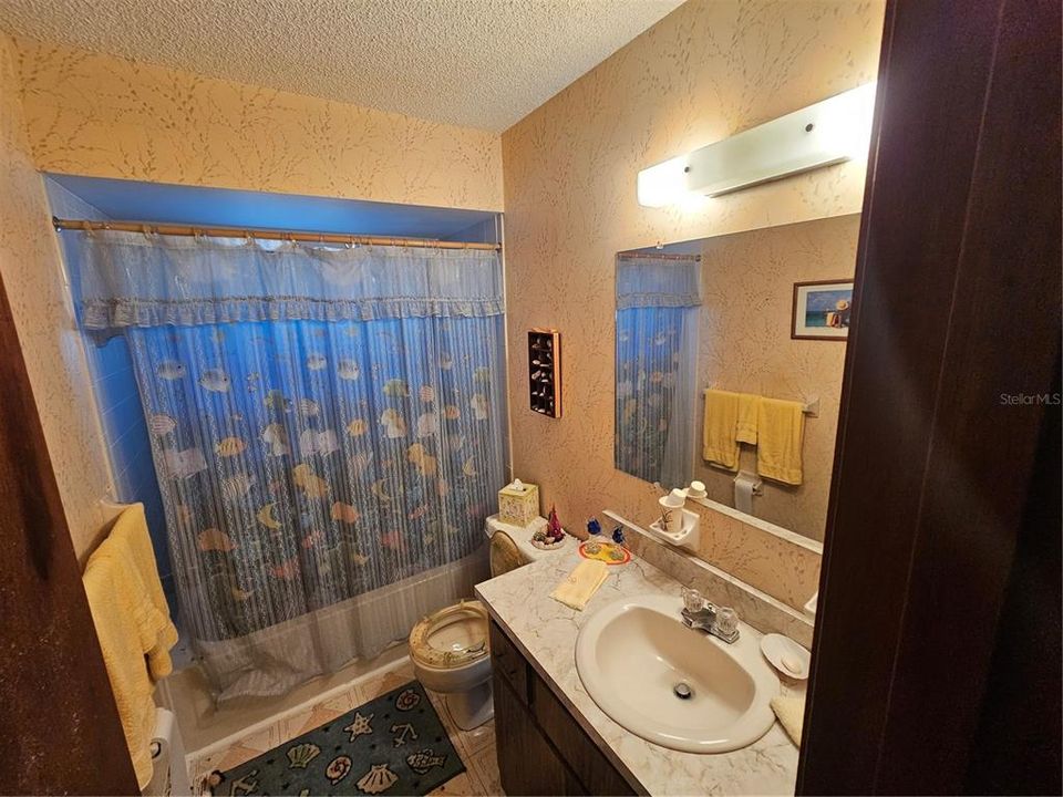 Под контрактом: $124,500 (2 спален, 2 ванн, 1040 Квадратных фут)