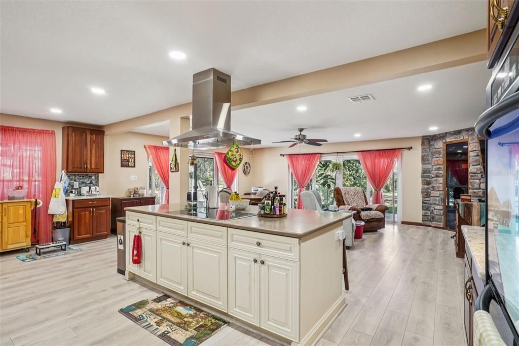 En Venta: $1,199,000 (5 camas, 4 baños, 5096 Pies cuadrados)