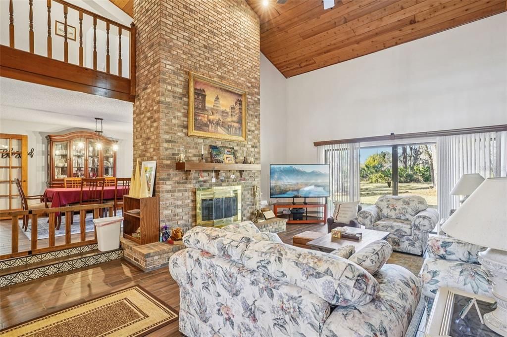 En Venta: $1,199,000 (5 camas, 4 baños, 5096 Pies cuadrados)