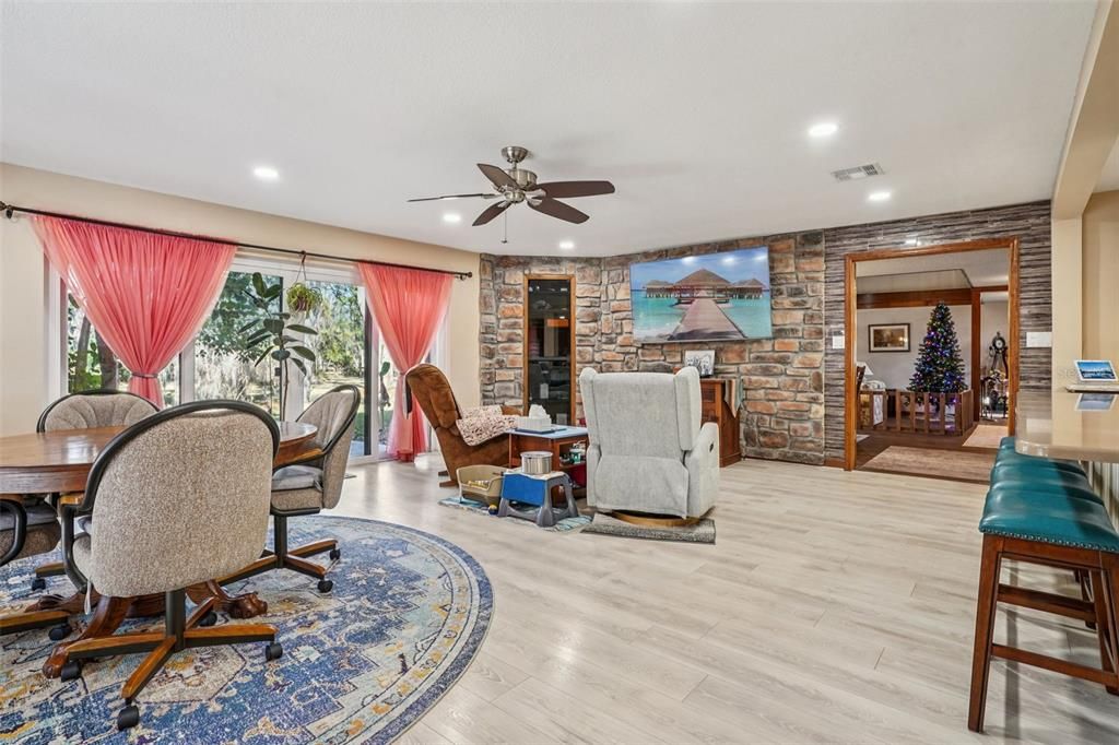 En Venta: $1,199,000 (5 camas, 4 baños, 5096 Pies cuadrados)