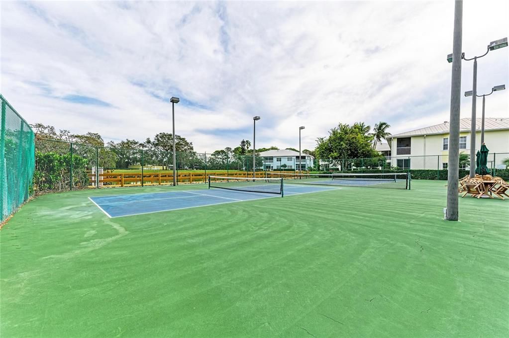 На продажу: $725,000 (3 спален, 2 ванн, 2168 Квадратных фут)