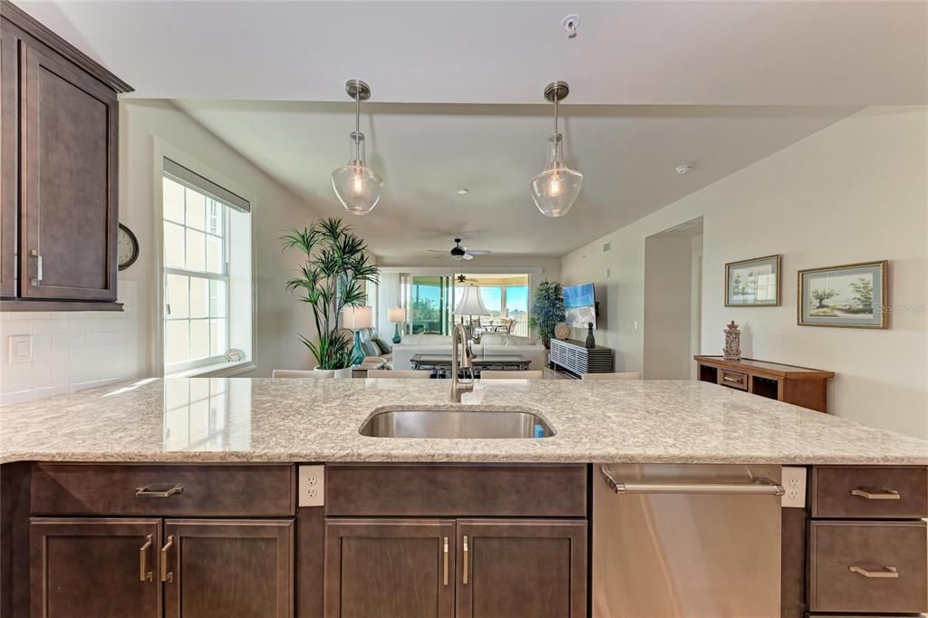 На продажу: $725,000 (3 спален, 2 ванн, 2168 Квадратных фут)