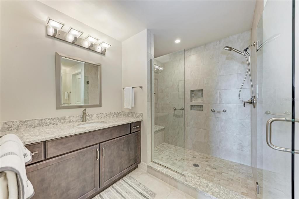 На продажу: $725,000 (3 спален, 2 ванн, 2168 Квадратных фут)