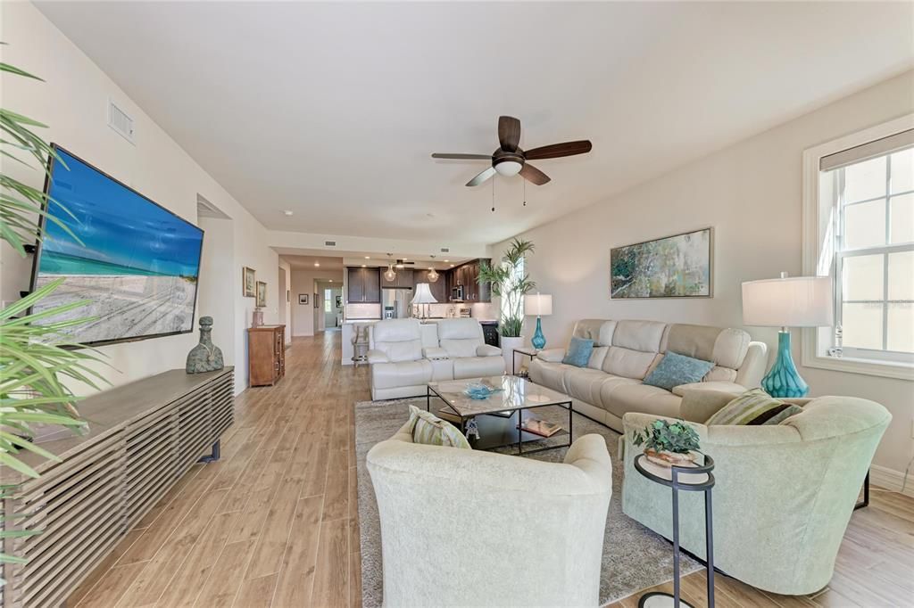 На продажу: $725,000 (3 спален, 2 ванн, 2168 Квадратных фут)