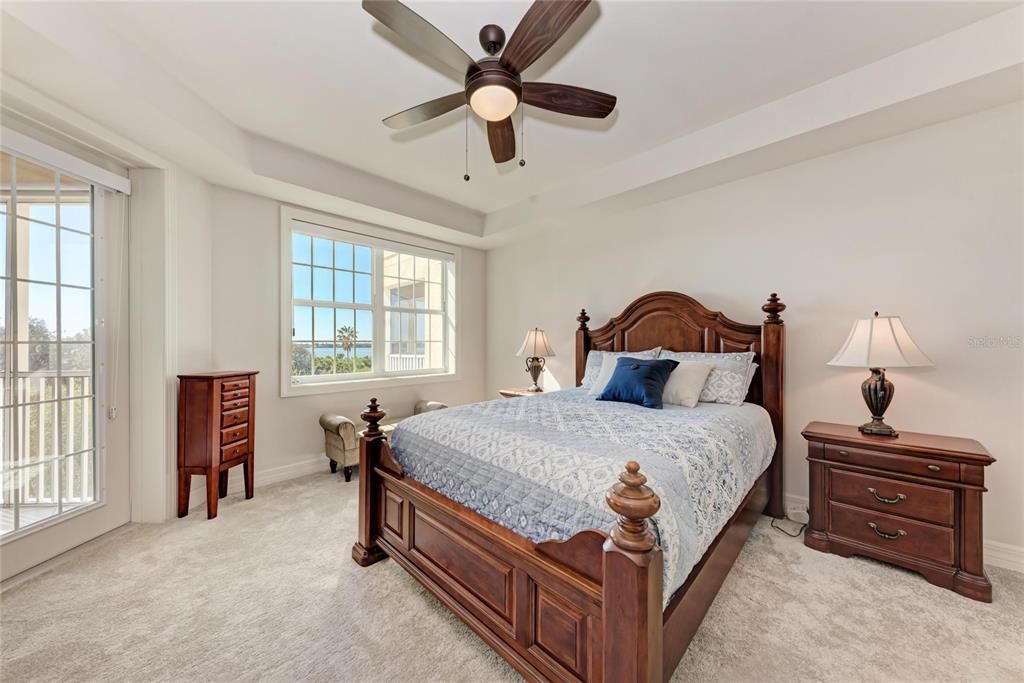 На продажу: $725,000 (3 спален, 2 ванн, 2168 Квадратных фут)