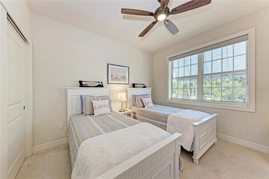 На продажу: $725,000 (3 спален, 2 ванн, 2168 Квадратных фут)