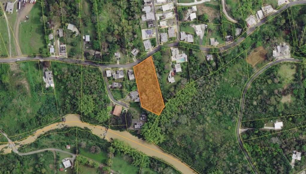 На продажу: $84,000 (0.94 acres)