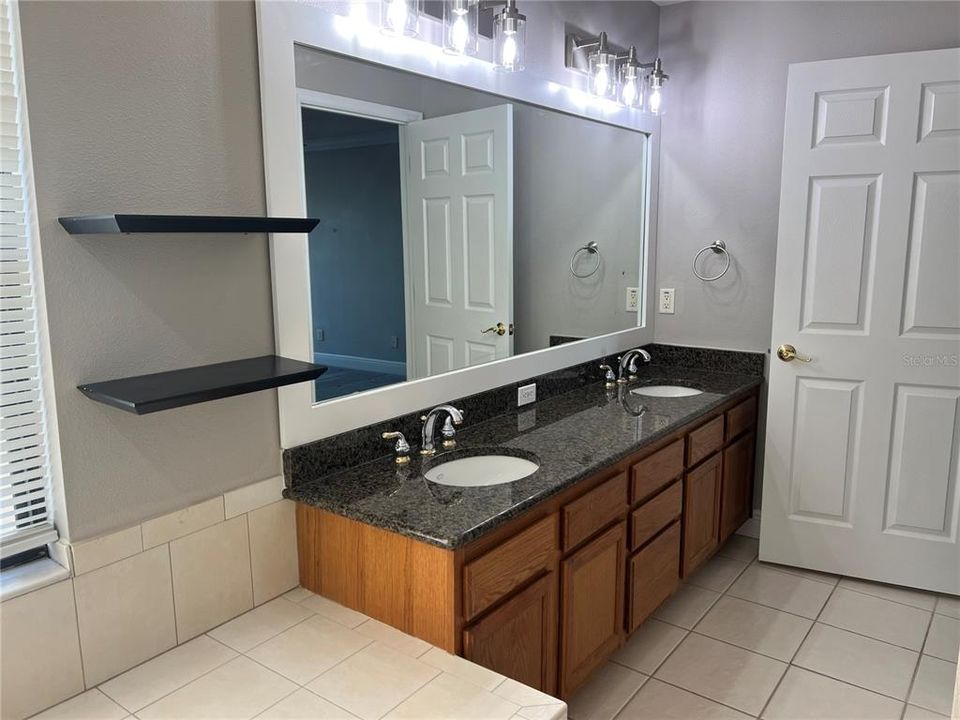 En Venta: $334,900 (3 camas, 2 baños, 1400 Pies cuadrados)